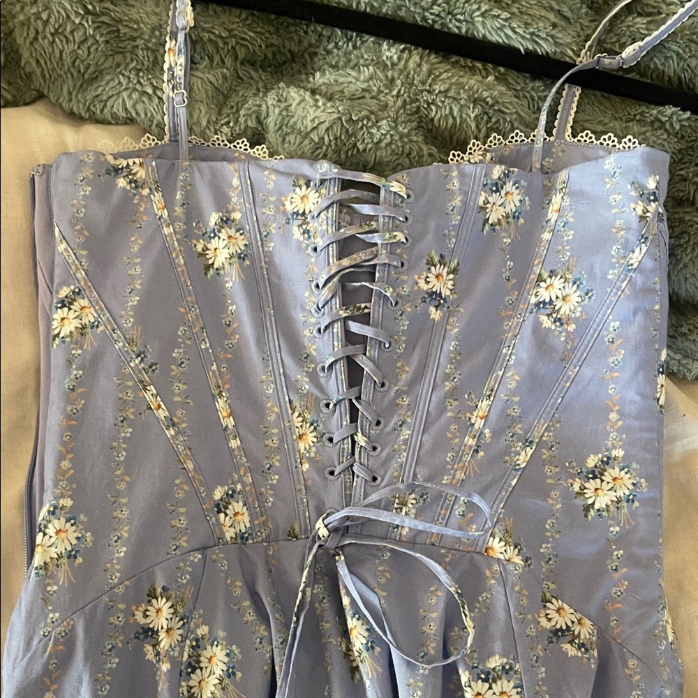 House of CB Elegant Blue Floral Midi Dress - Picture 8 of 8